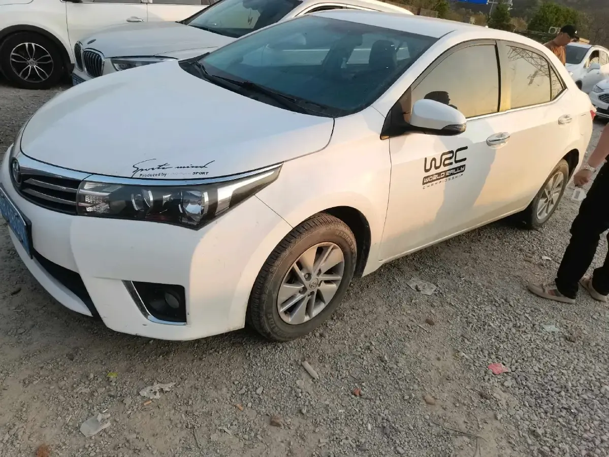 2014 Toyota Corolla 1.6L 122HP L4 CVT
