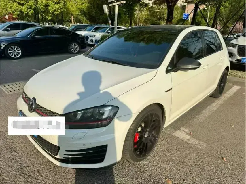 2016 Volkswagen GolfGTI 2.0T 220HP L4 7DCT