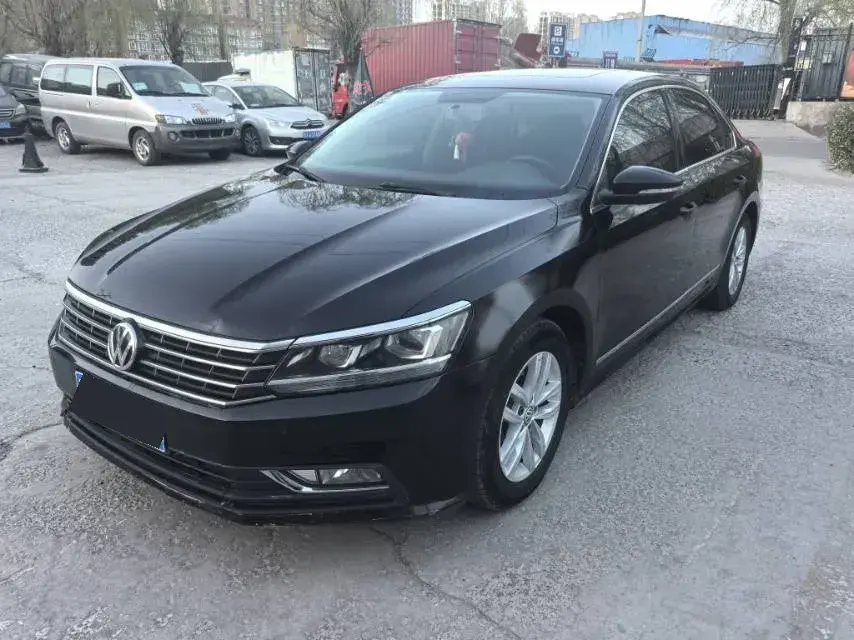 2015 Volkswagen Passat 1.8T 160HP L4 7DCT