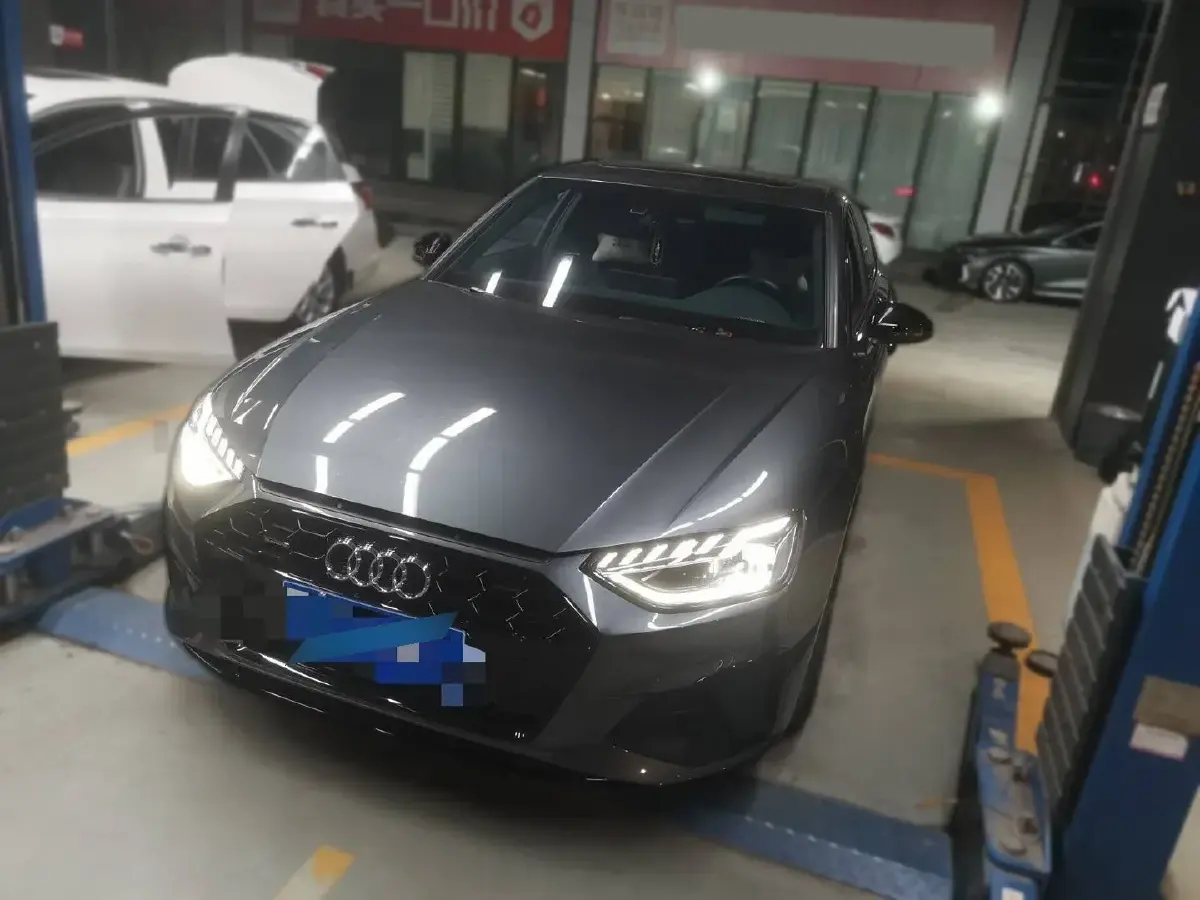 2022 Audi A4L 2.0T 252HP L4 7DCT