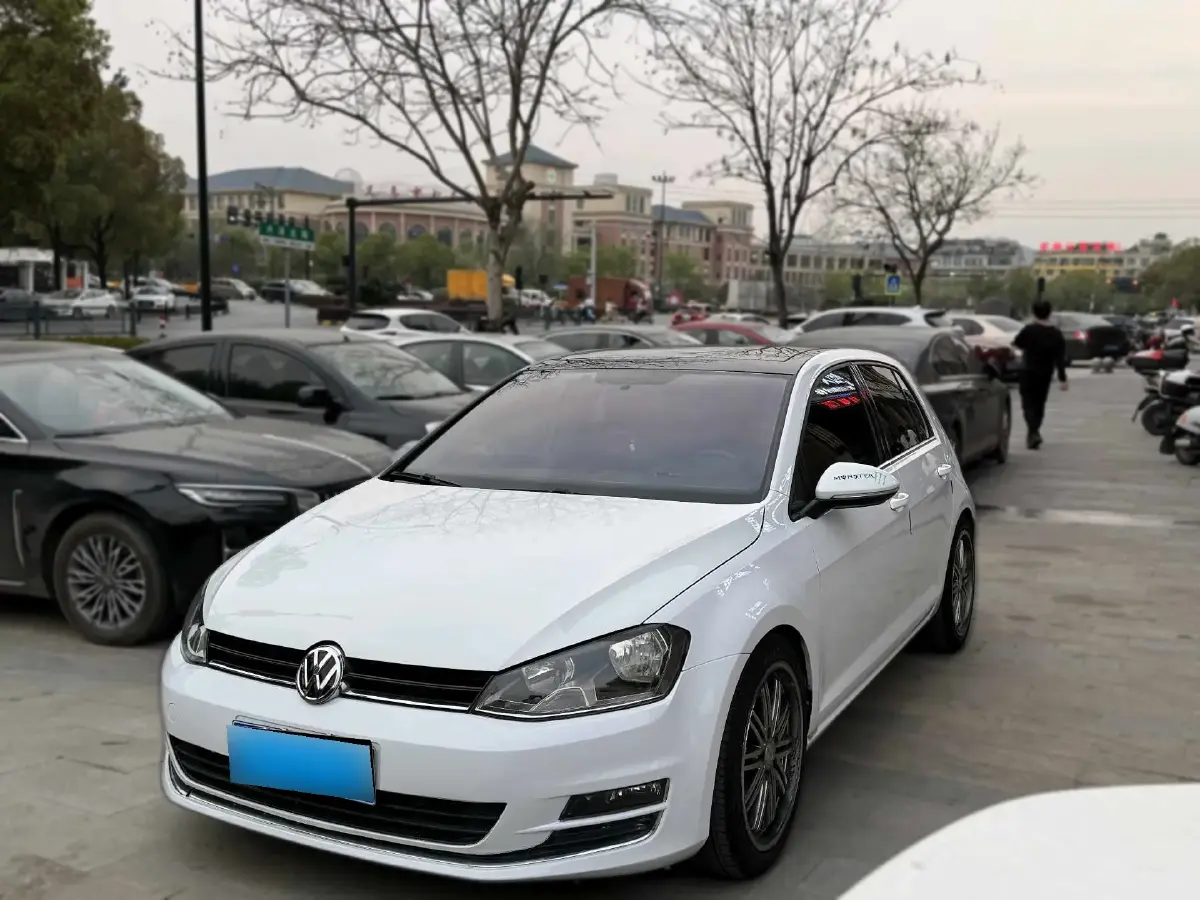 2015 Volkswagen Golf 1.4T 131HP L4 5MT