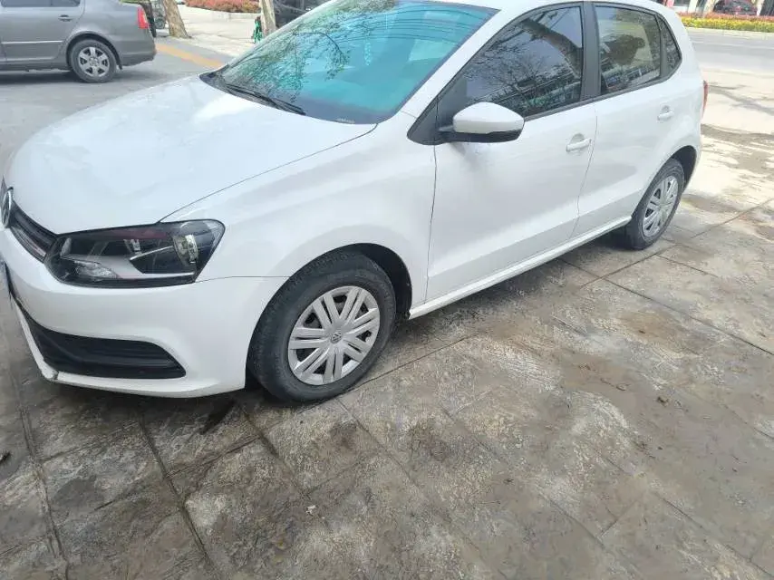 2016 Volkswagen Polo 1.4L 90HP L4 6AT