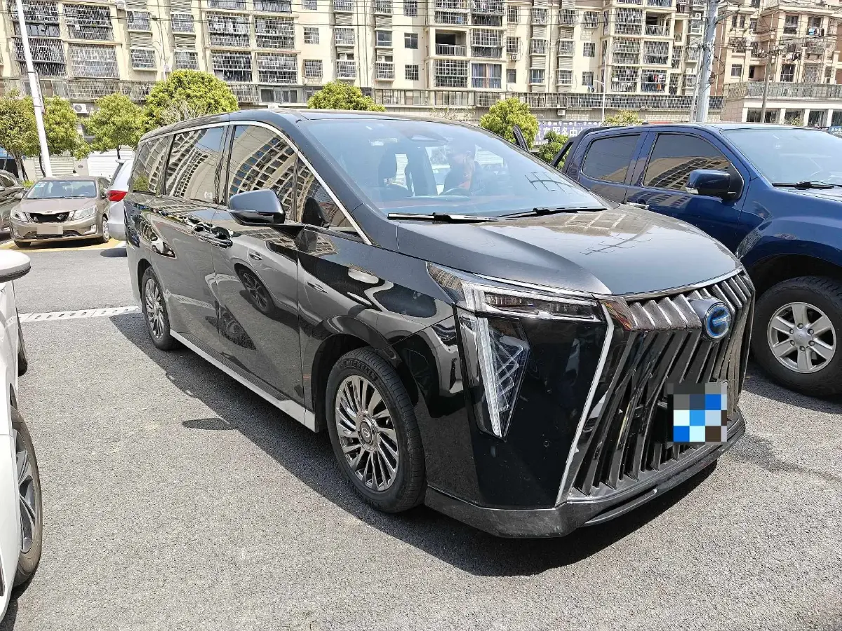 2023 GAC Trumpchi M8 2.0T 190HP L4 E-CVT Hybrid