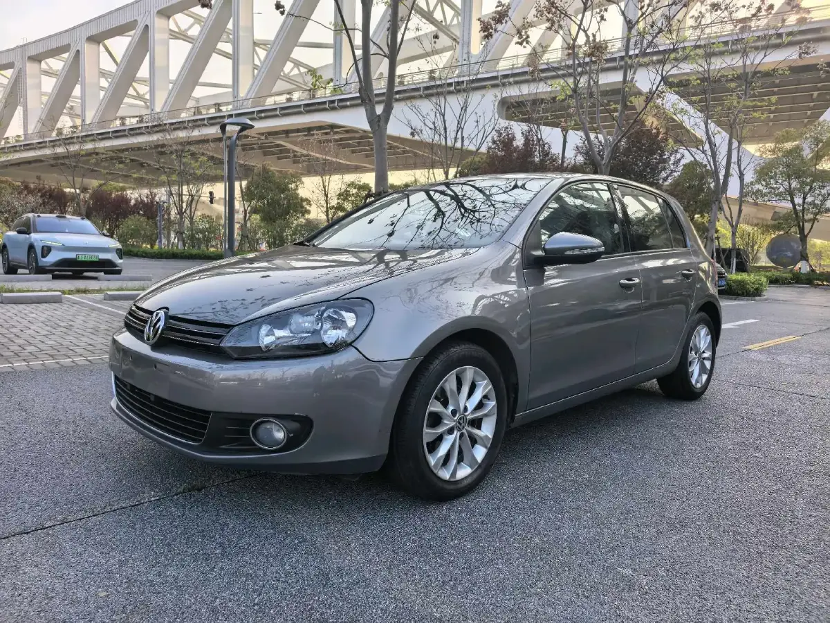 2011 Volkswagen Golf 1.6L 105HP L4 7DCT