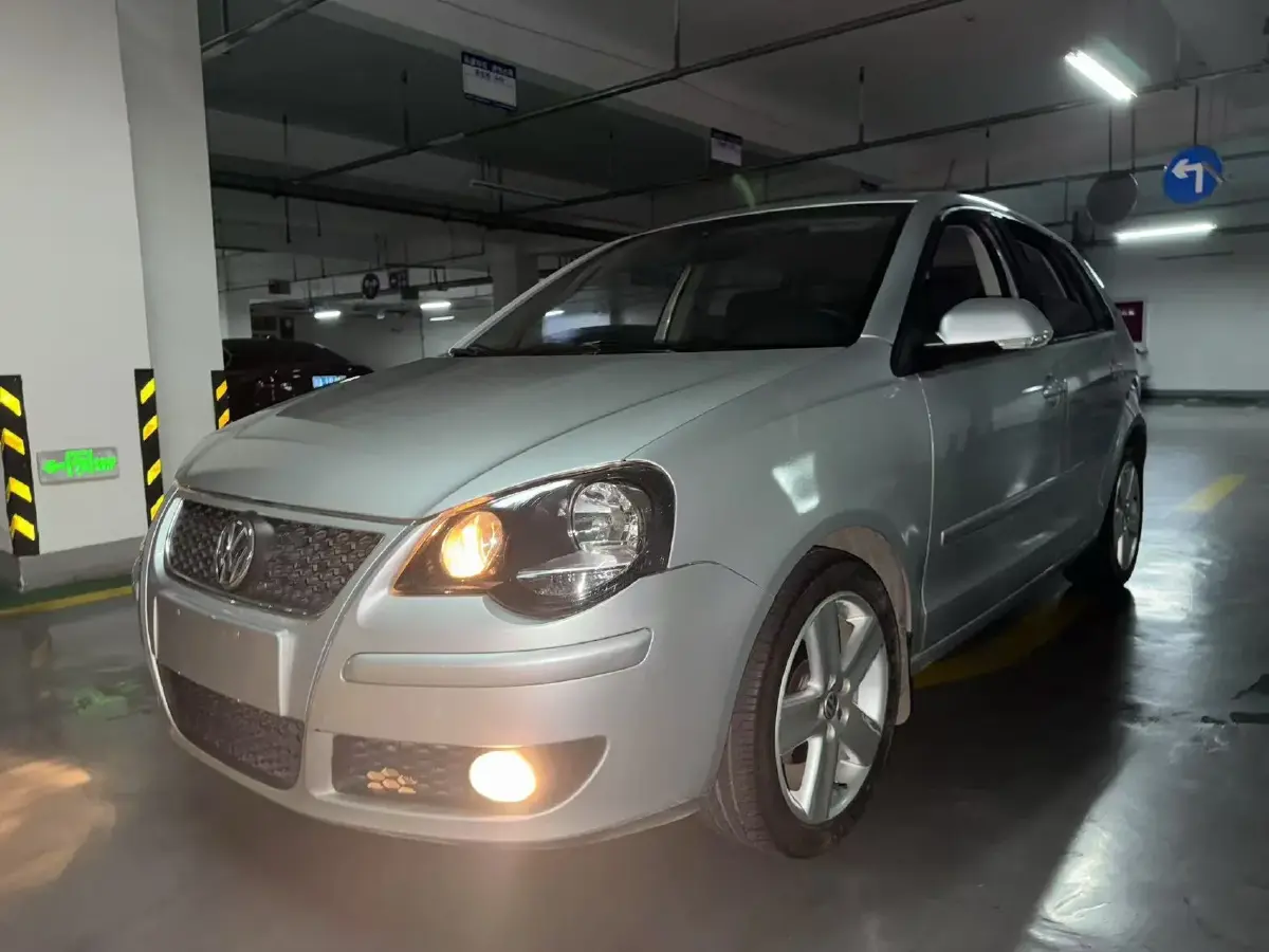 2009 Volkswagen Polo 1.4L 86HP L4 5MT