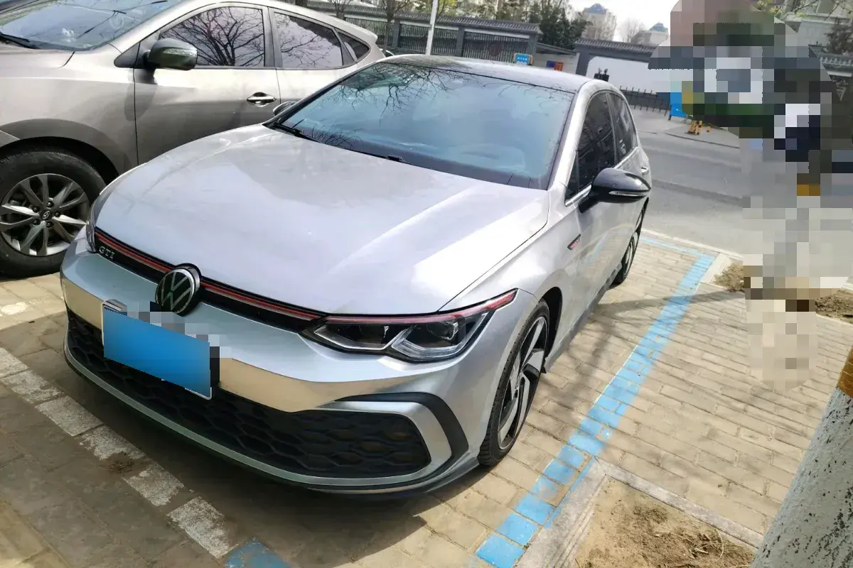 2016 Volkswagen GolfGTI 2.0T 220HP L4 7DCT