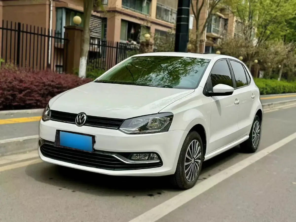 2016 Volkswagen Polo 1.6L 110HP L4 5MT