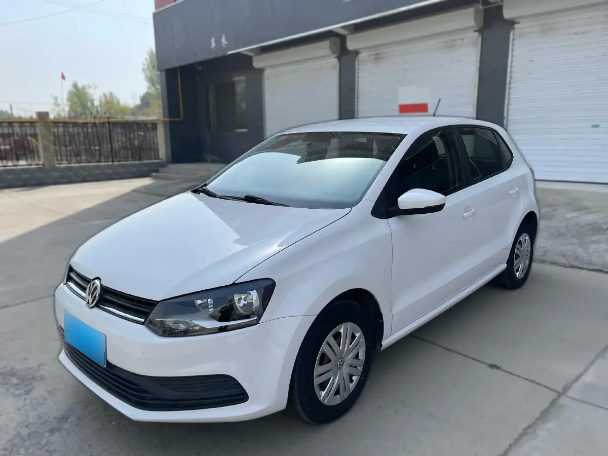 2016 Volkswagen Polo 1.4L 90HP L4 6AT