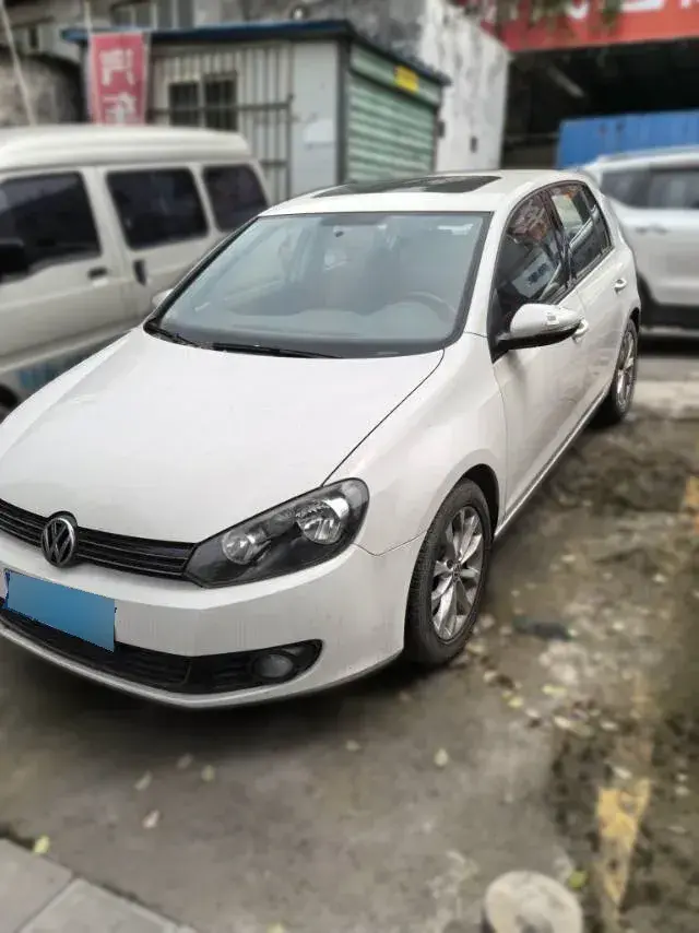 2012 Volkswagen Golf 1.6L 105HP L4 6AT