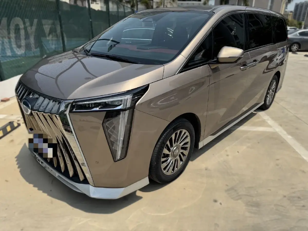 2023 GAC Trumpchi M8 2.0T 190HP L4 E-CVT Hybrid