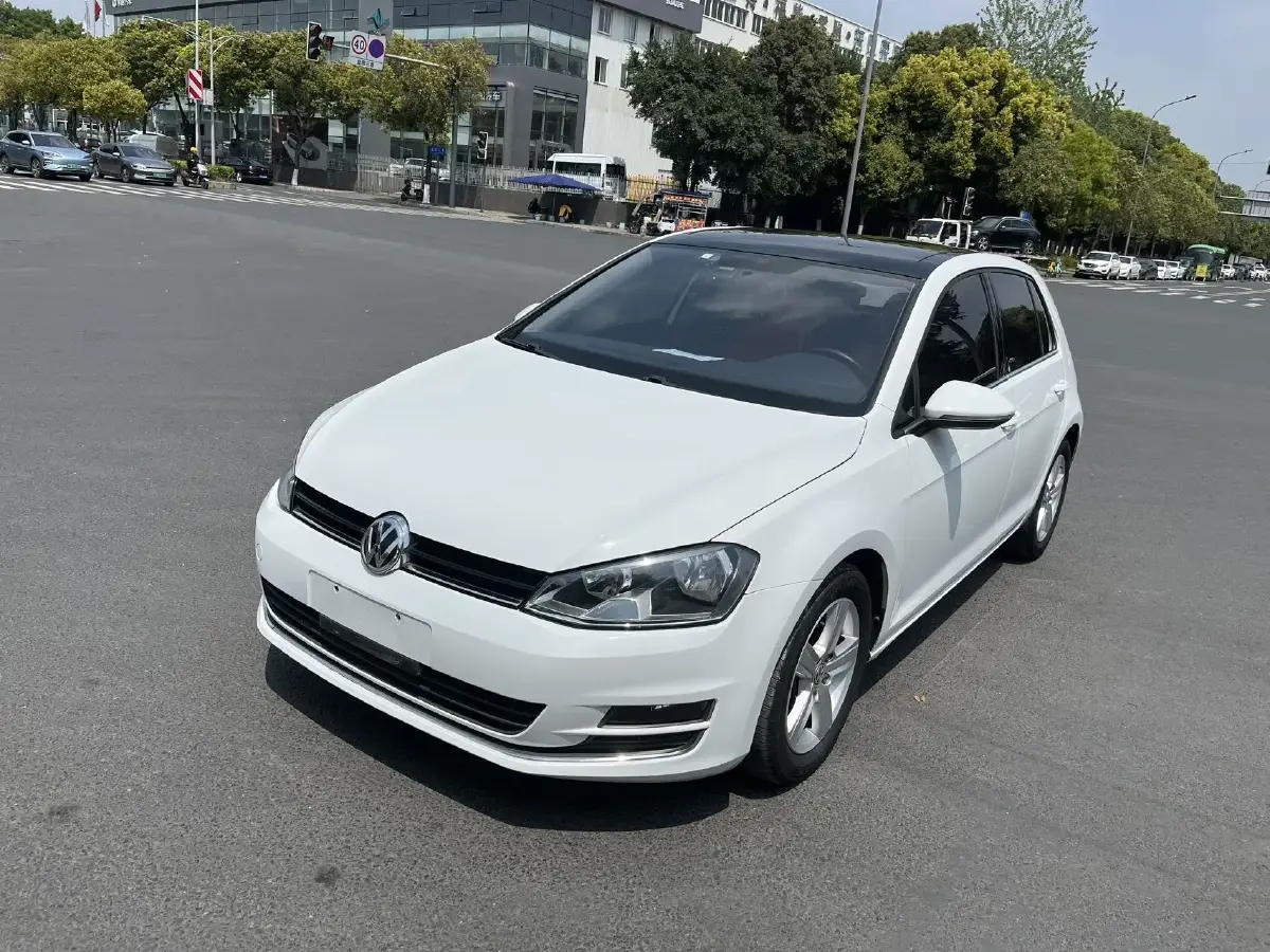 2012 Volkswagen Golf 1.6L 105HP L4 6AT