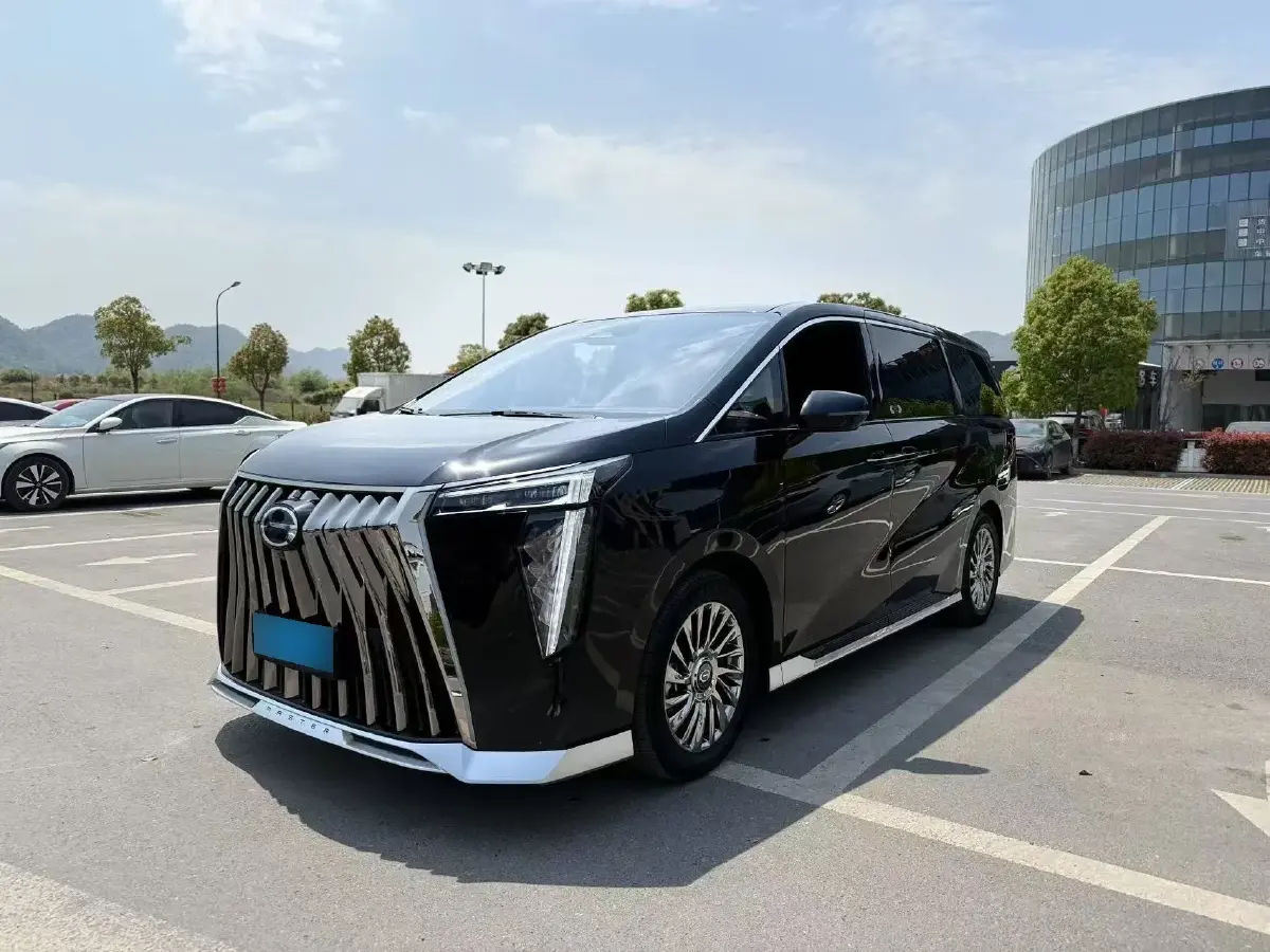 2023 GAC Trumpchi M8 2.0T 190HP L4 E-CVT Hybrid