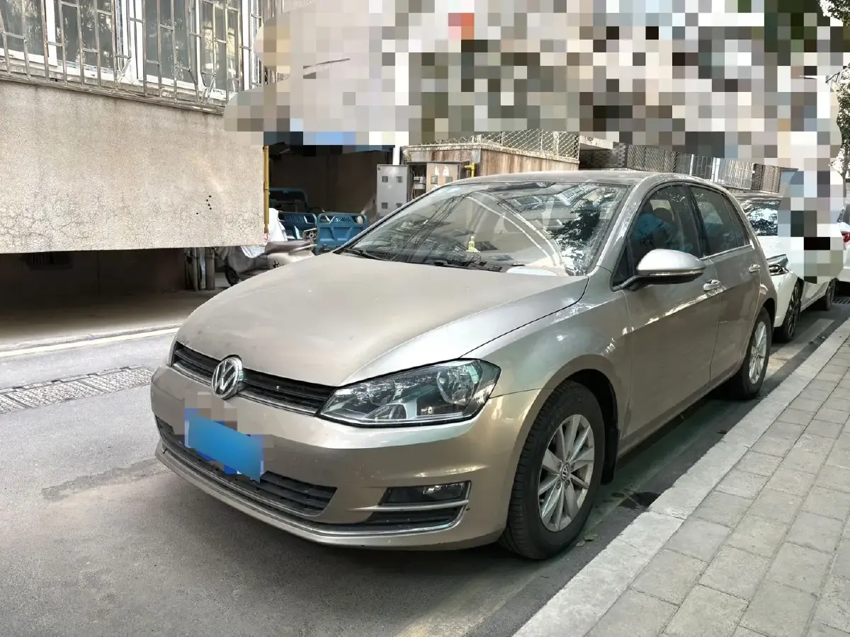 2011 Volkswagen Golf 1.6L 105HP L4 5MT