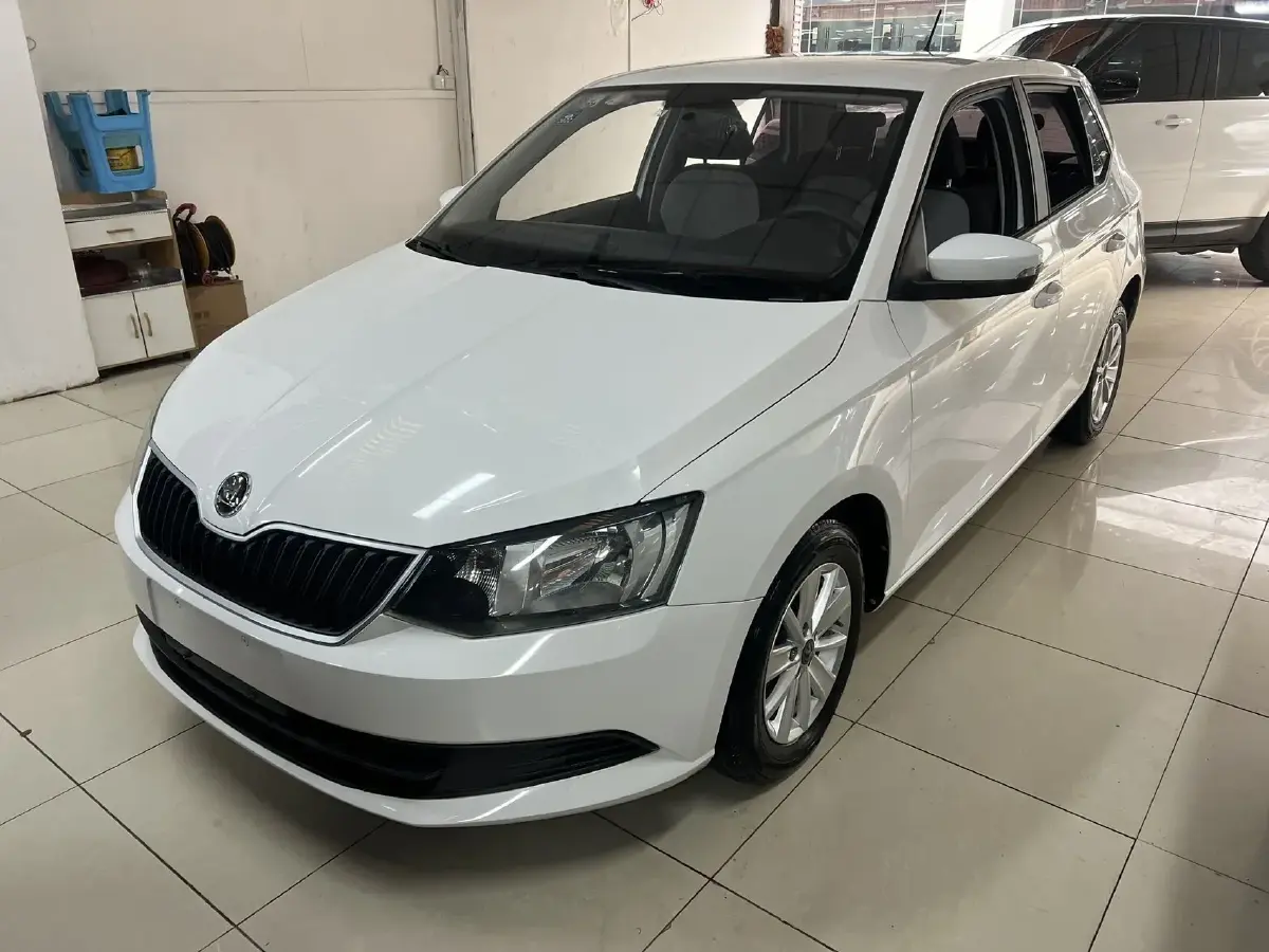 2016 Skoda Fabia 1.4L 90HP L4 6AT