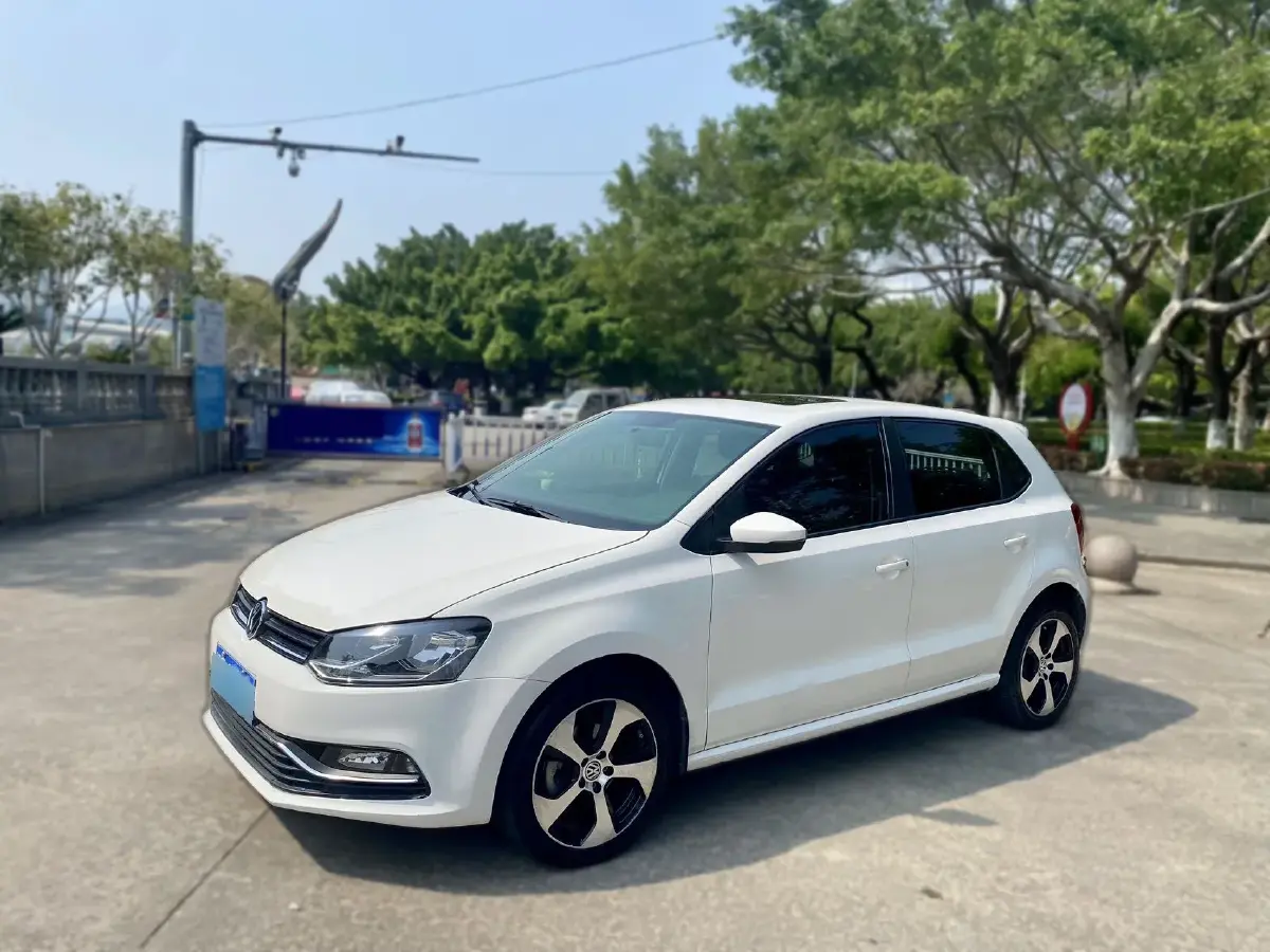 2016 Volkswagen Polo 1.6L 110HP L4 5MT