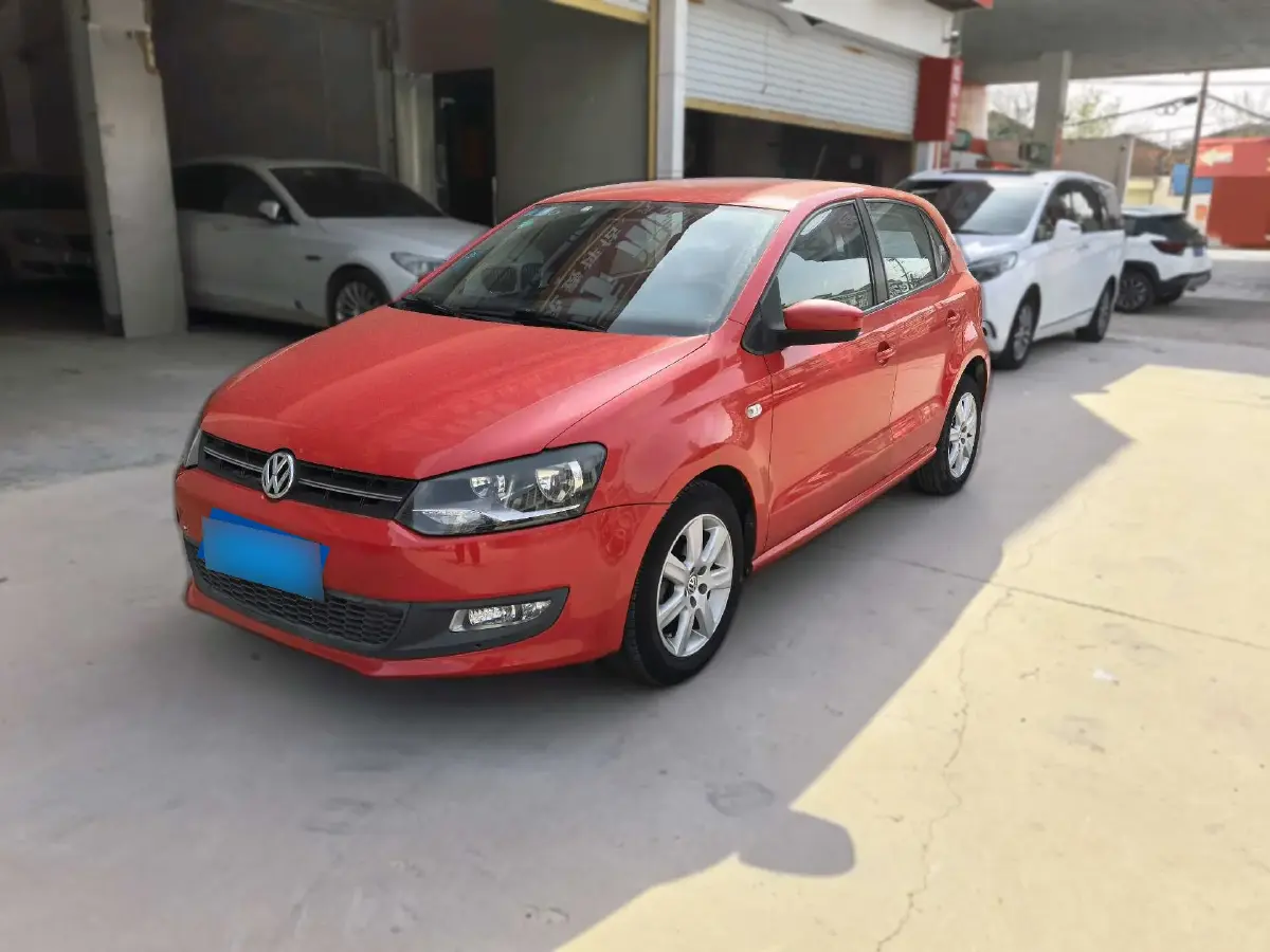 2011 Volkswagen Polo 1.4L 86HP L4 6AT