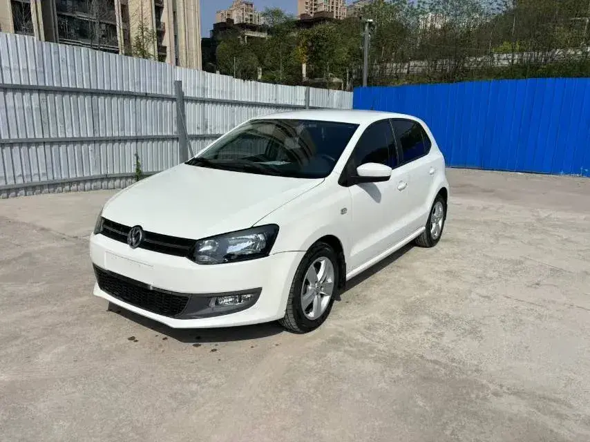 2011 Volkswagen Polo 1.4L 86HP L4 6AT