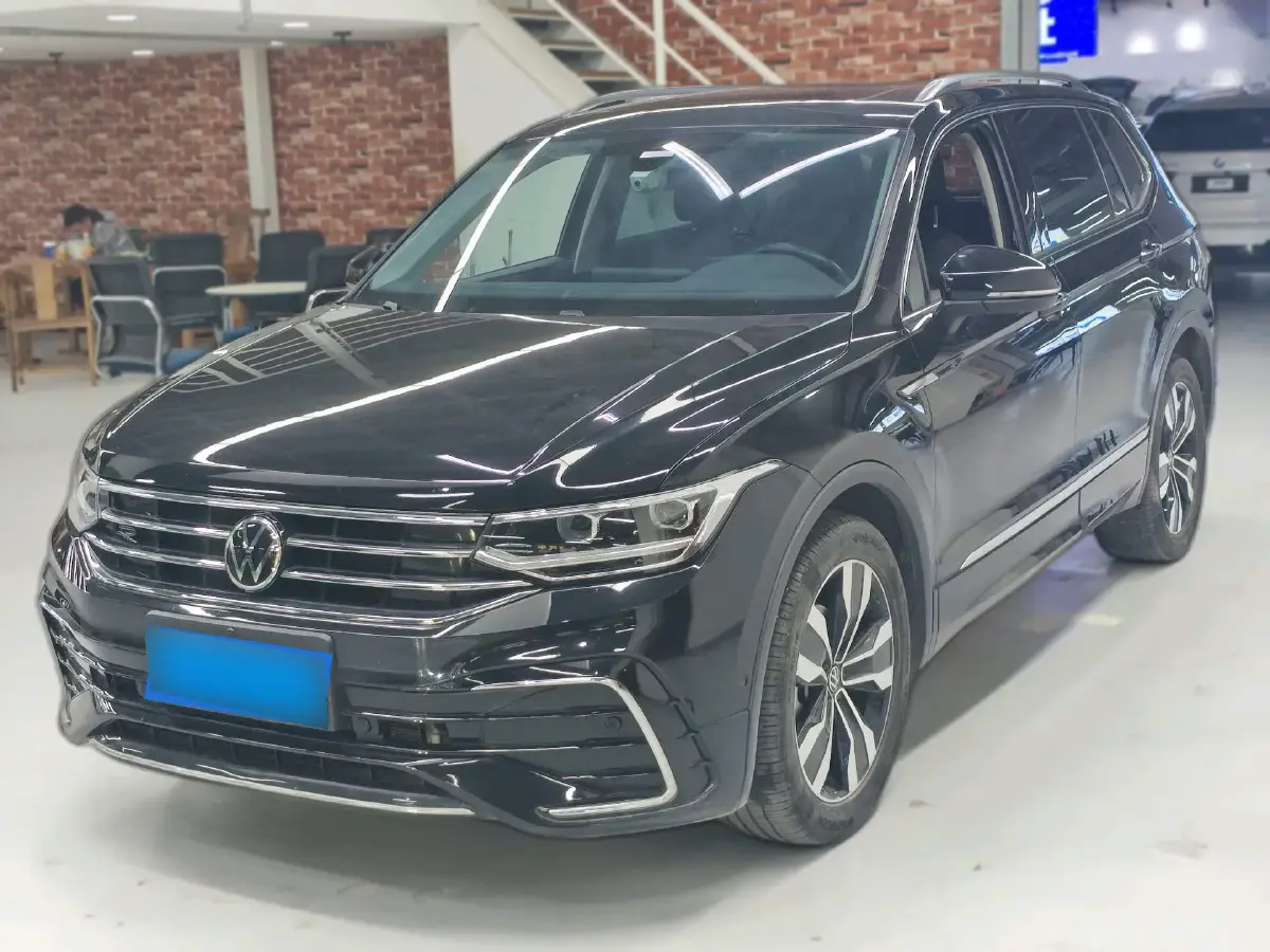 2023 Volkswagen Tiguan L 2.0T 186HP L4 7DCT
