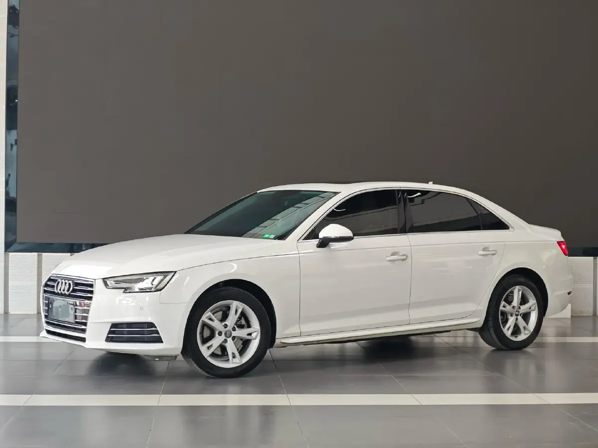 2017 Audi A4L 2.0T 190HP L4 7DCT