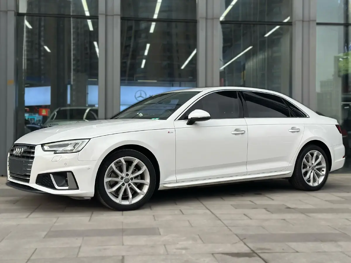 2019 Audi A4L 2.0T 190HP L4 7DCT