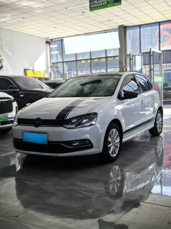 2014 Volkswagen Polo 1.6L 110HP L4 6AT