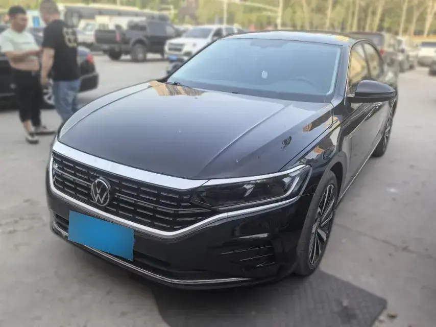 2023 Volkswagen Passat 2.0T 186HP L4 7DCT