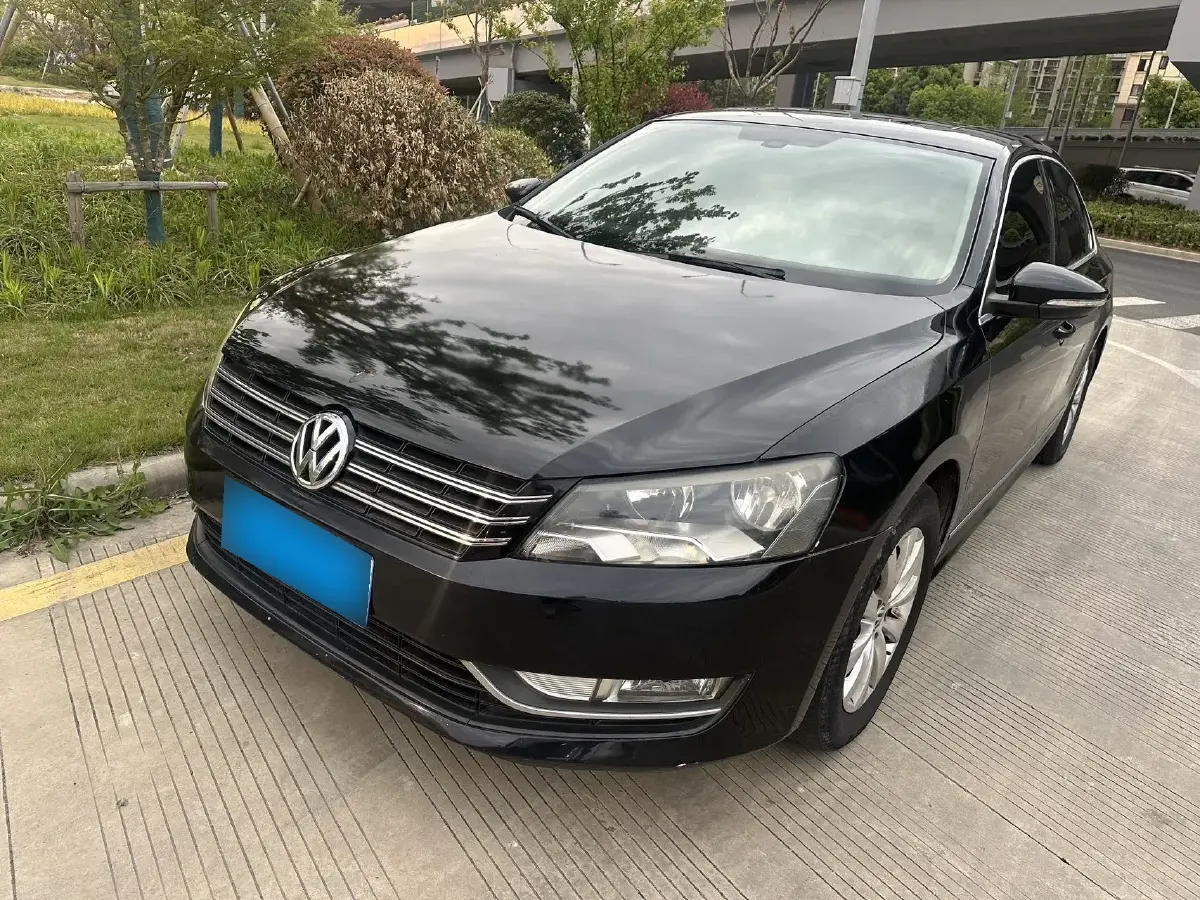 2011 Volkswagen Passat 1.8T 160HP L4 7DCT
