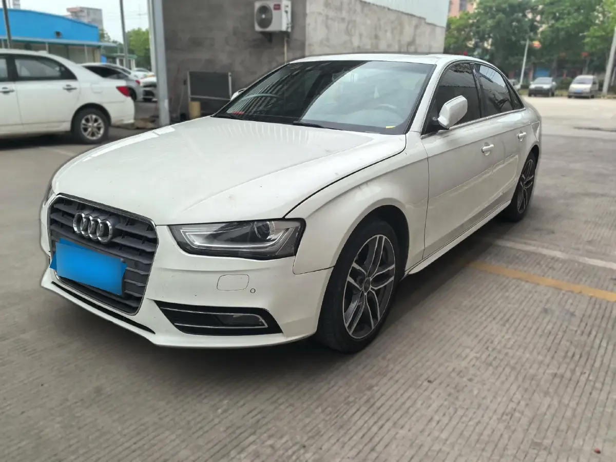 2010 Audi Q5 2.0T 211HP L4 7DCT