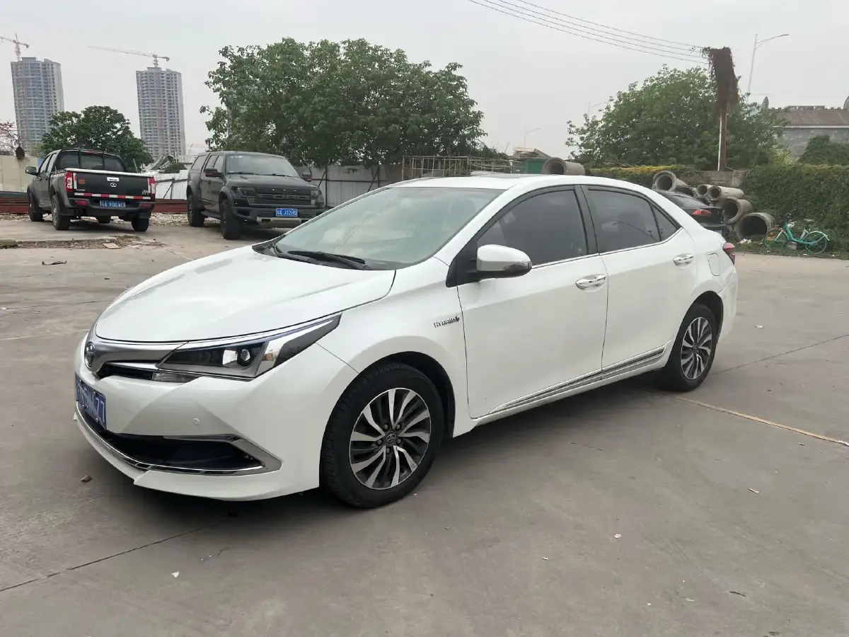 2017 Toyota Corolla 1.8L 99HP L4 E-CVT Hybrid