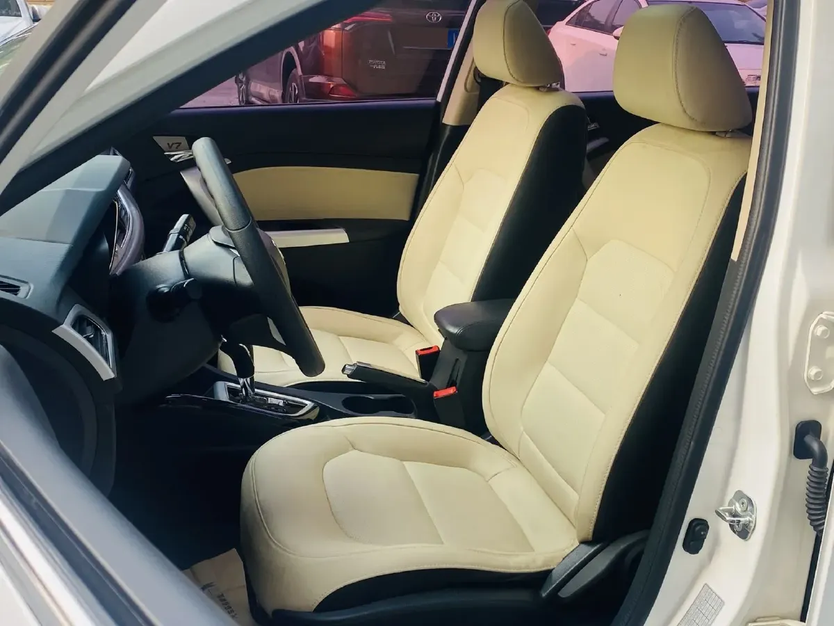 2016 ChangAn Alsvin V7 1.6L 124HP L4 5MT,autocango,china used car exporter,china ev exporter,chinese used car exporter,chinese used ev exporter