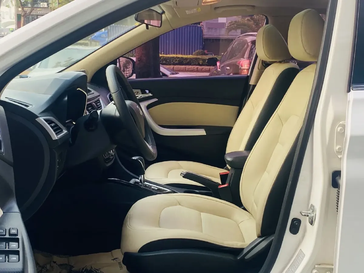 2016 ChangAn Alsvin V7 1.6L 124HP L4 5MT,autocango,china used car exporter,china ev exporter,chinese used car exporter,chinese used ev exporter