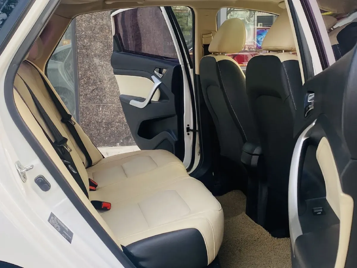 2016 ChangAn Alsvin V7 1.6L 124HP L4 5MT,autocango,china used car exporter,china ev exporter,chinese used car exporter,chinese used ev exporter