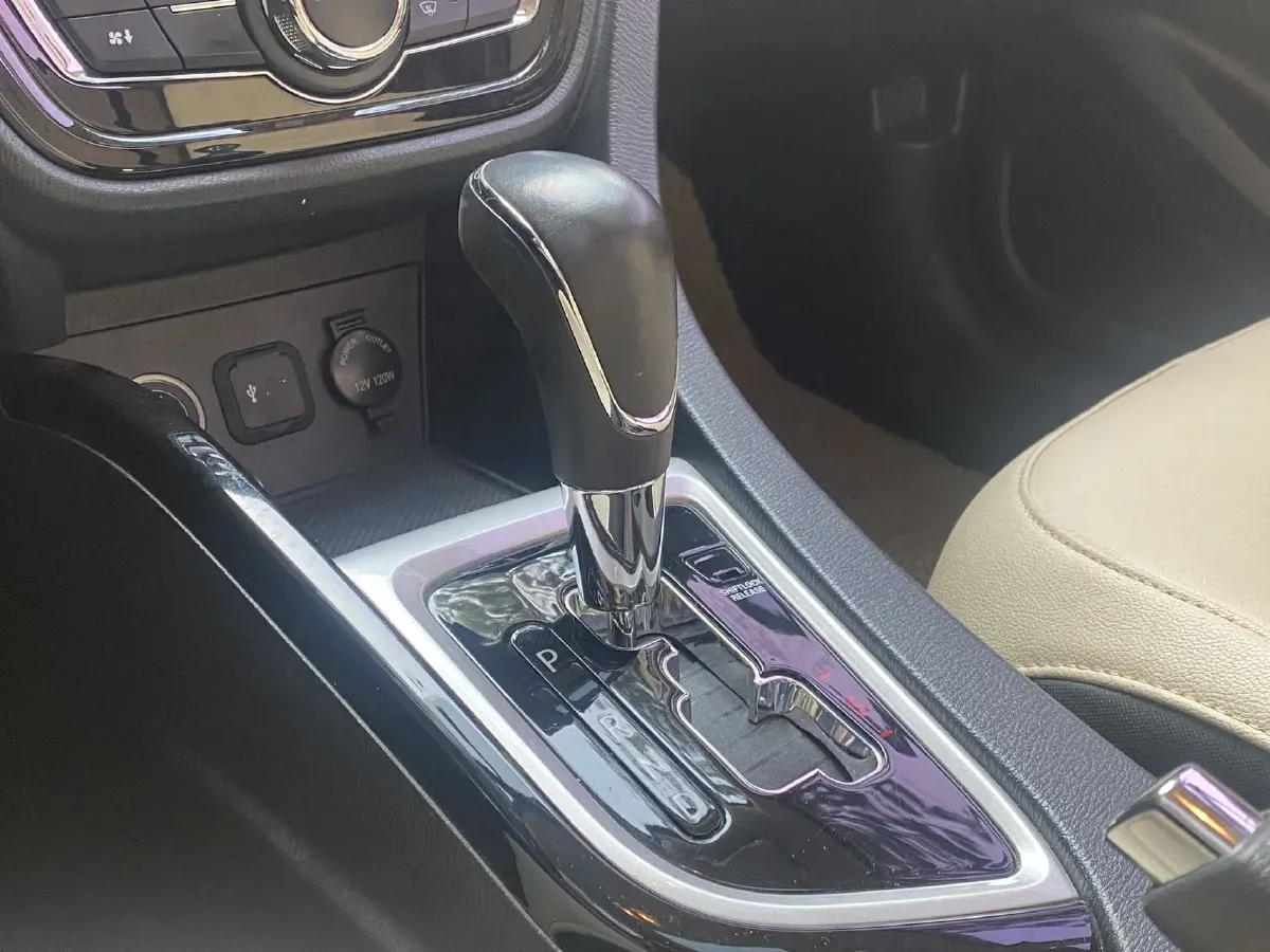 2016 ChangAn Alsvin V7 1.6L 124HP L4 5MT,autocango,china used car exporter,china ev exporter,chinese used car exporter,chinese used ev exporter