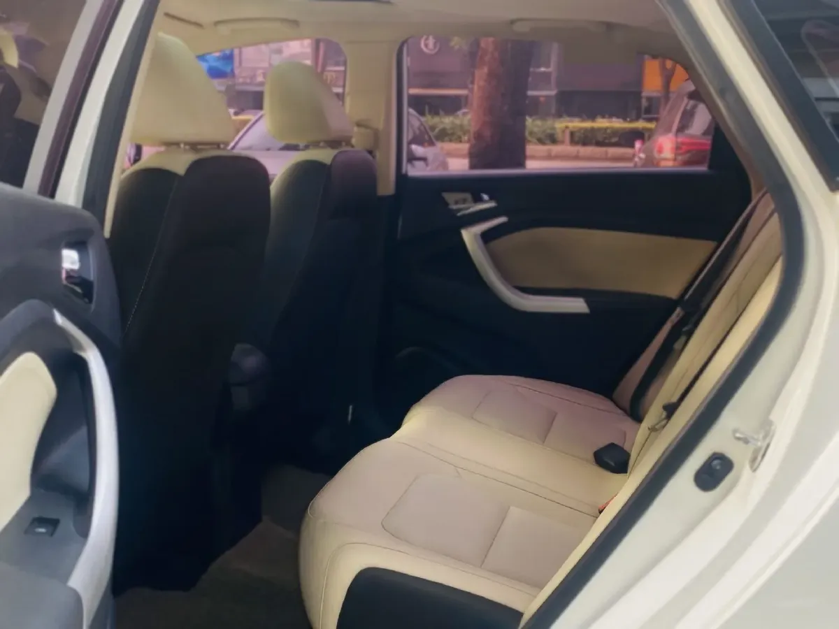 2016 ChangAn Alsvin V7 1.6L 124HP L4 5MT,autocango,china used car exporter,china ev exporter,chinese used car exporter,chinese used ev exporter