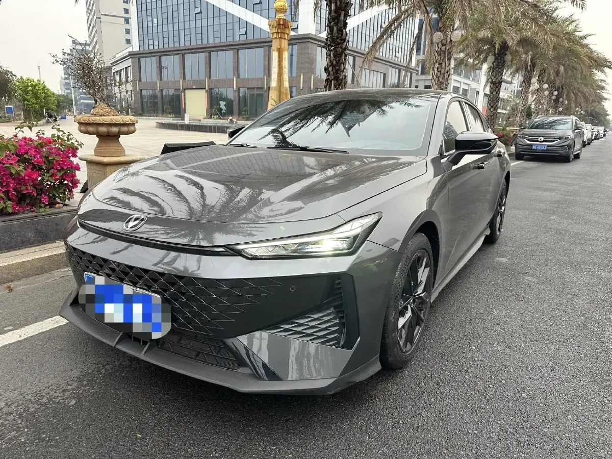 2024 ChangAn UNI-V 1.5T 188HP L4 7DCT