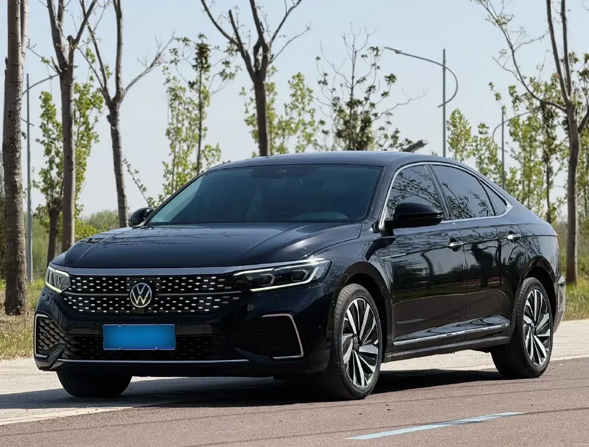 2022 Volkswagen Passat 2.0T 186HP L4 7DCT