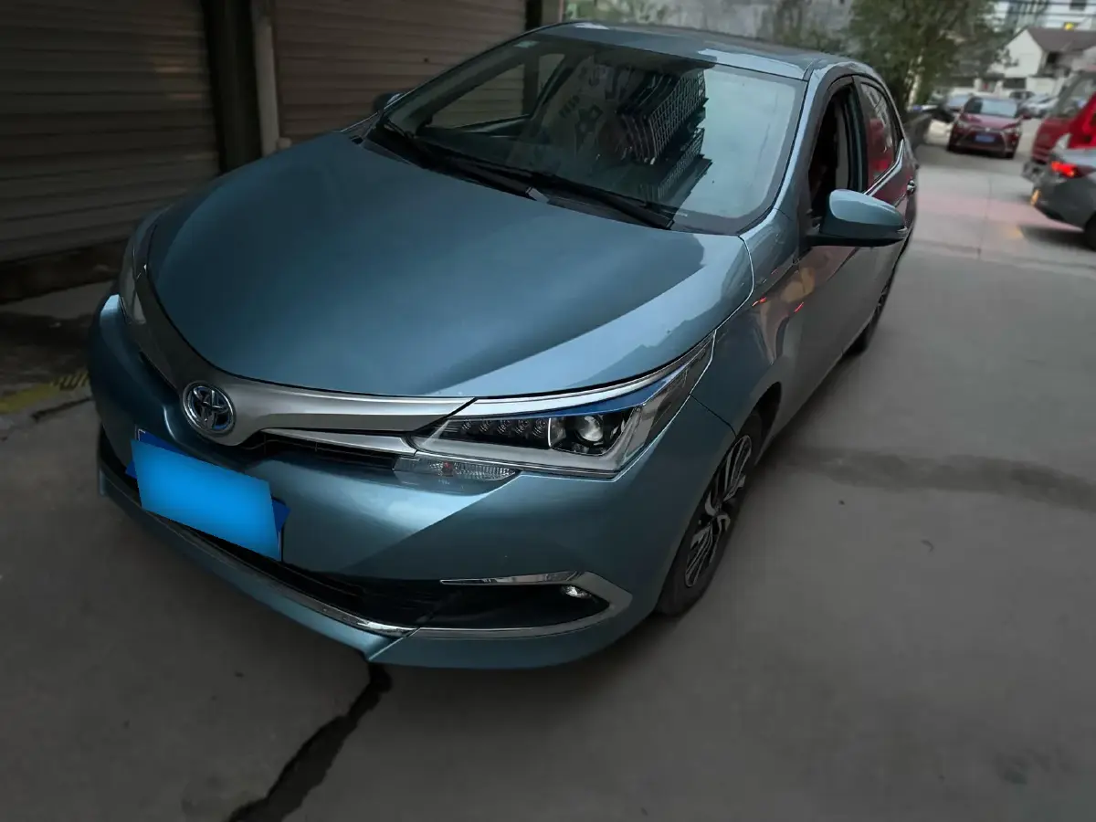 2018 Toyota Corolla 1.8L 99HP L4 E-CVT Hybrid