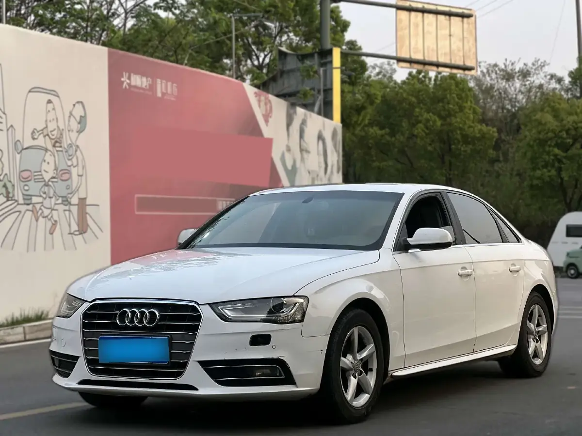2013 Audi A4L 2.0T 180HP L4 CVT