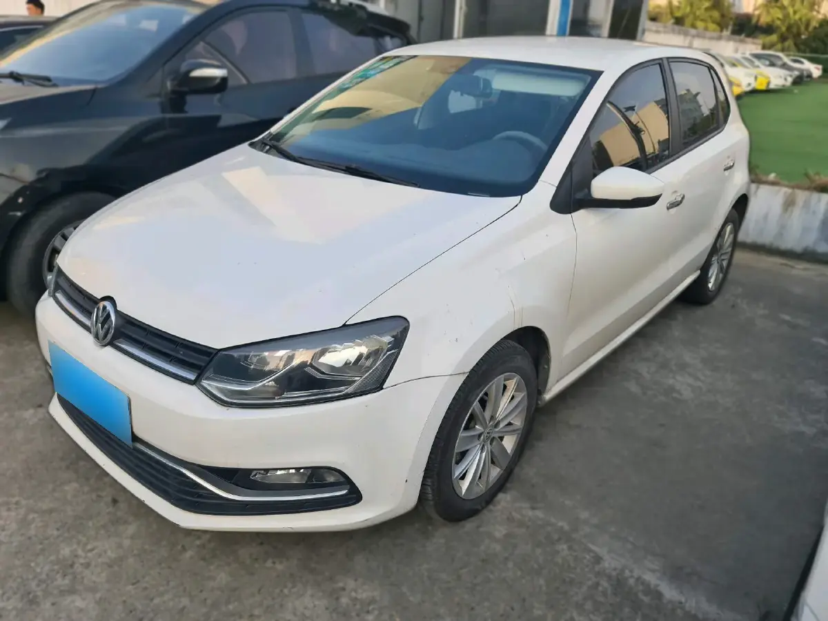 2014 Volkswagen Polo 1.6L 110HP L4 6AT