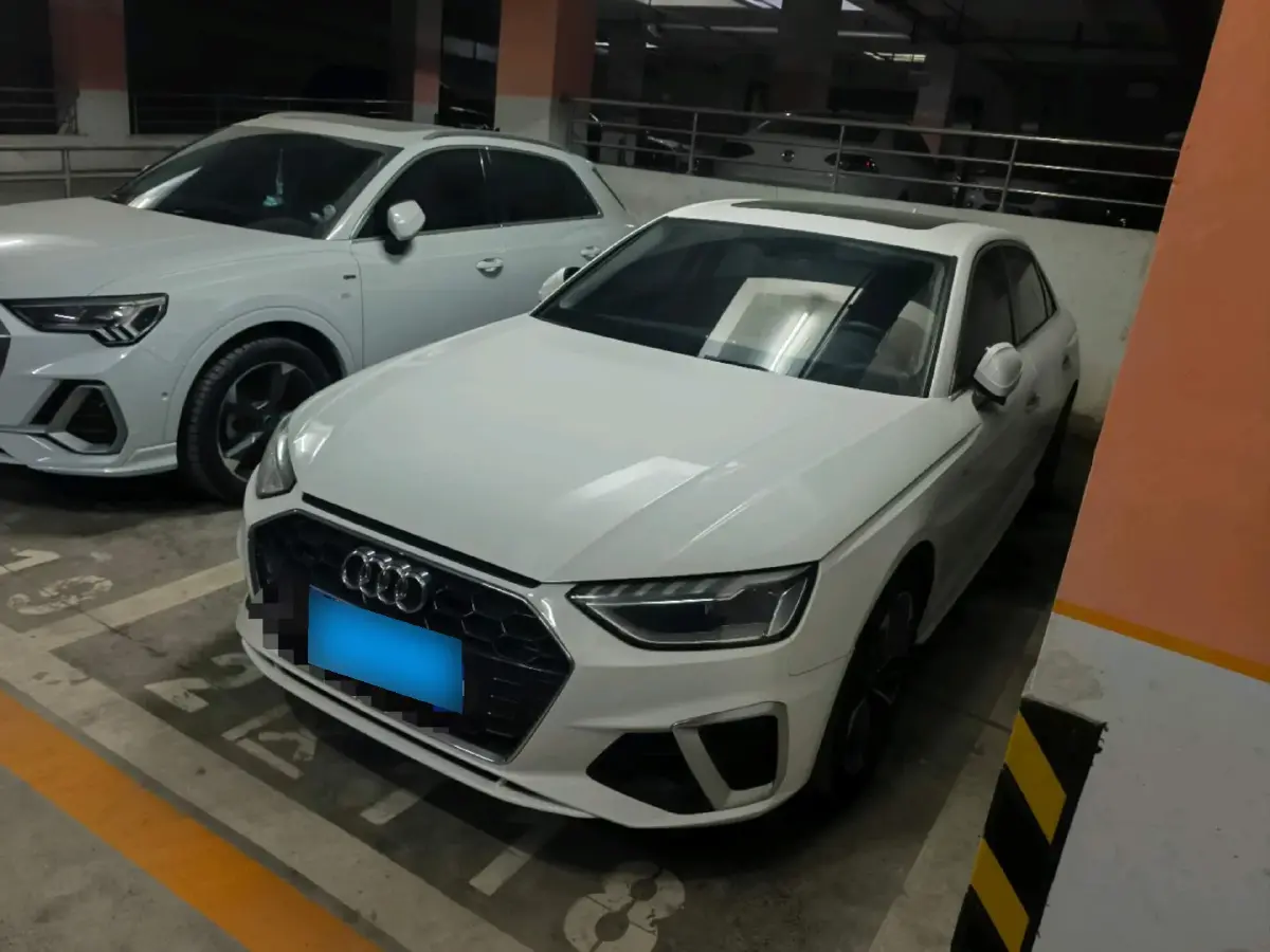 2022 Audi A4L 2.0T 190HP L4 7DCT