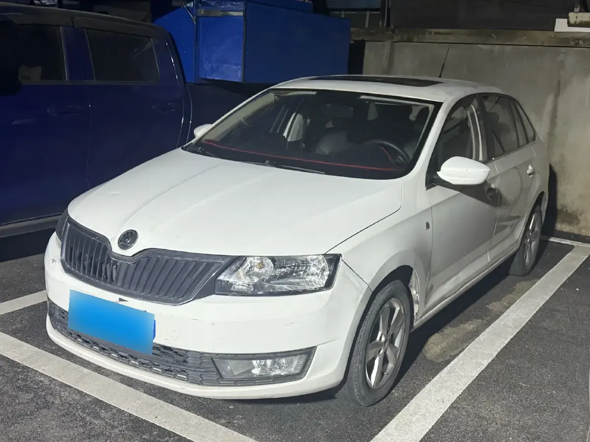 2016 Skoda Rapid Spaceback 1.6L 110HP L4 6AT