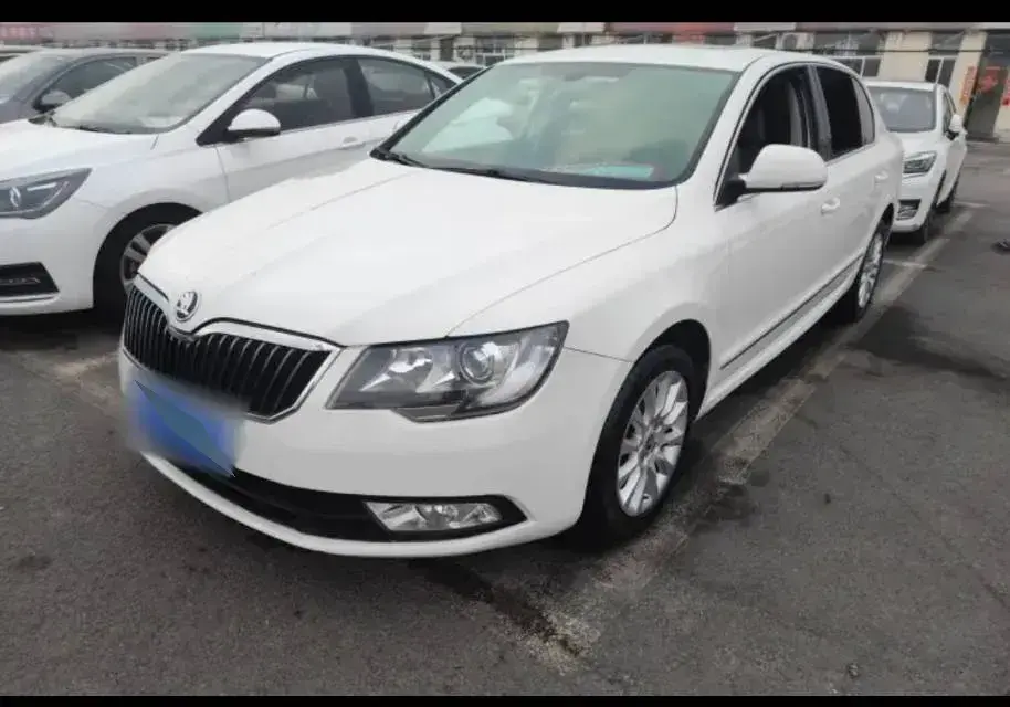 2013 Skoda Superb 1.4T 131HP L4 7DCT