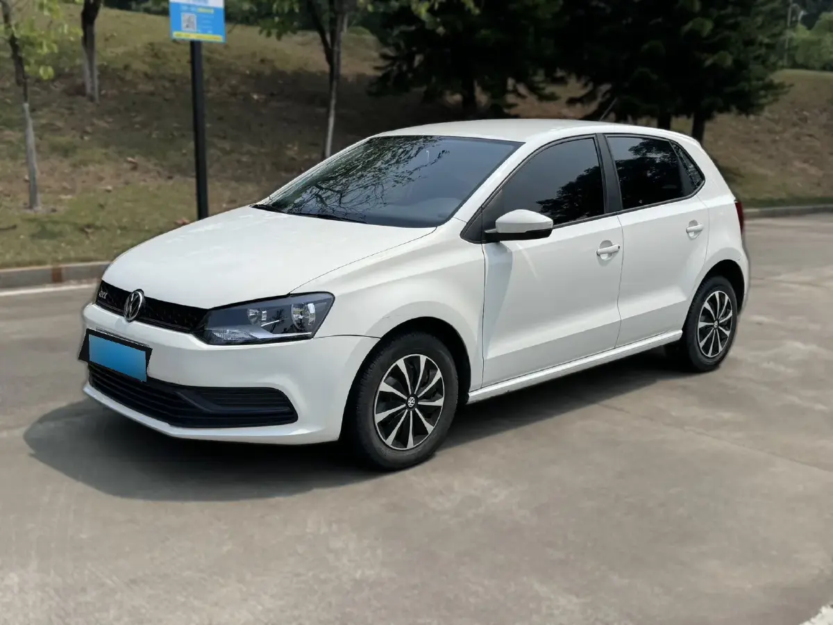 2016 Volkswagen Polo 1.4L 90HP L4 6AT