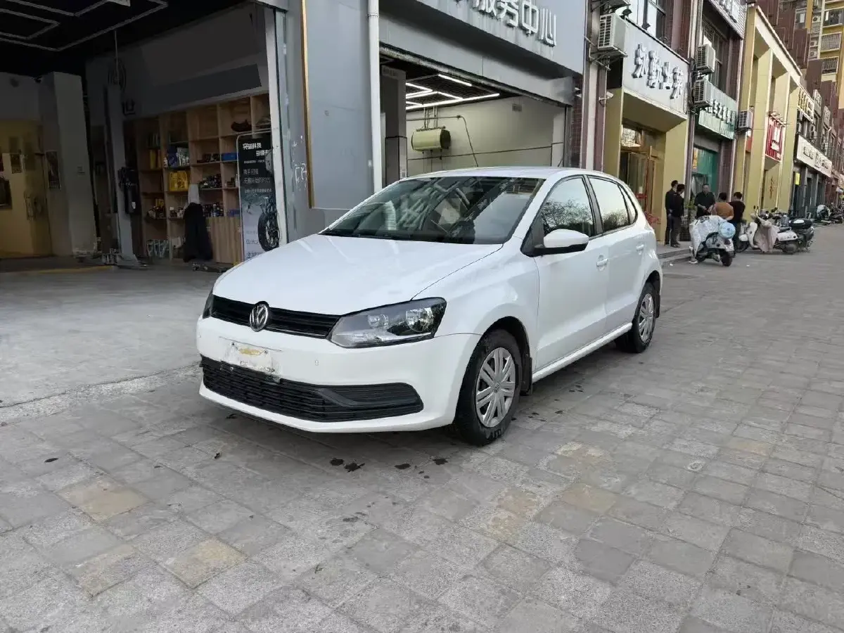 2016 Volkswagen Polo 1.4L 90HP L4 6AT