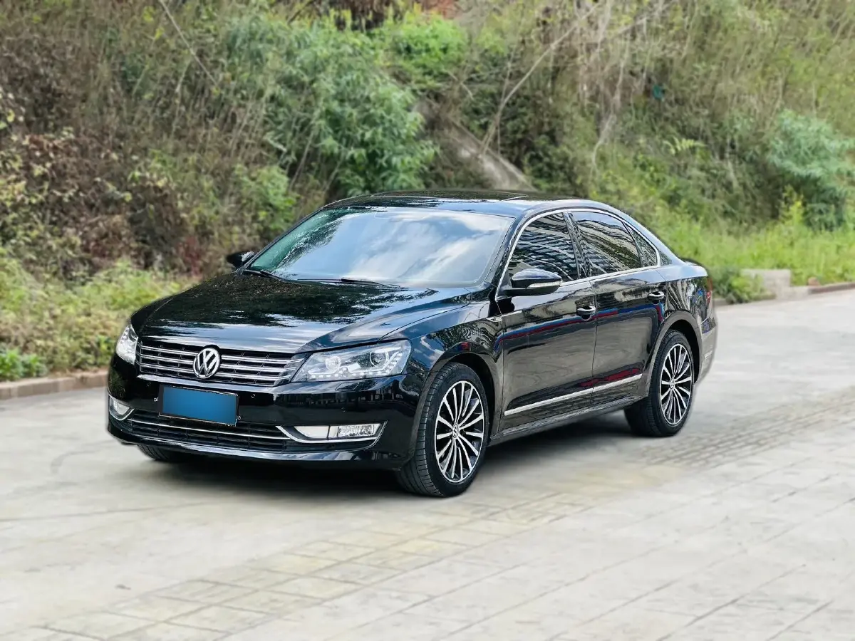 2014 Volkswagen Passat 2.0T 200HP L4 6DCT