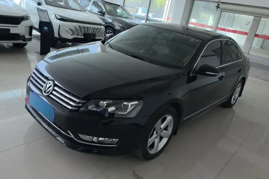 2013 Volkswagen Passat 2.0T 200HP L4 6DCT