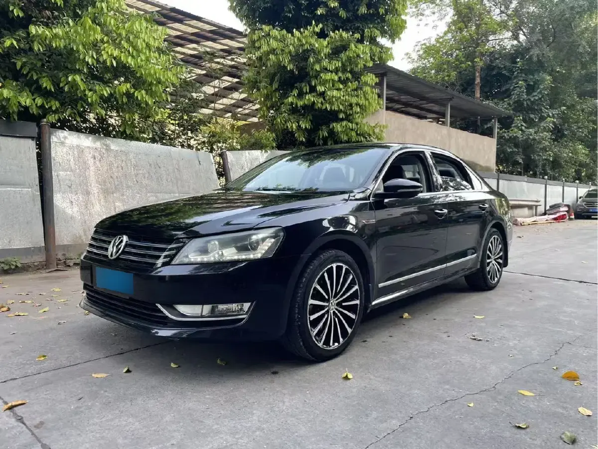 2014 Volkswagen Passat 1.8T 160HP L4 7DCT