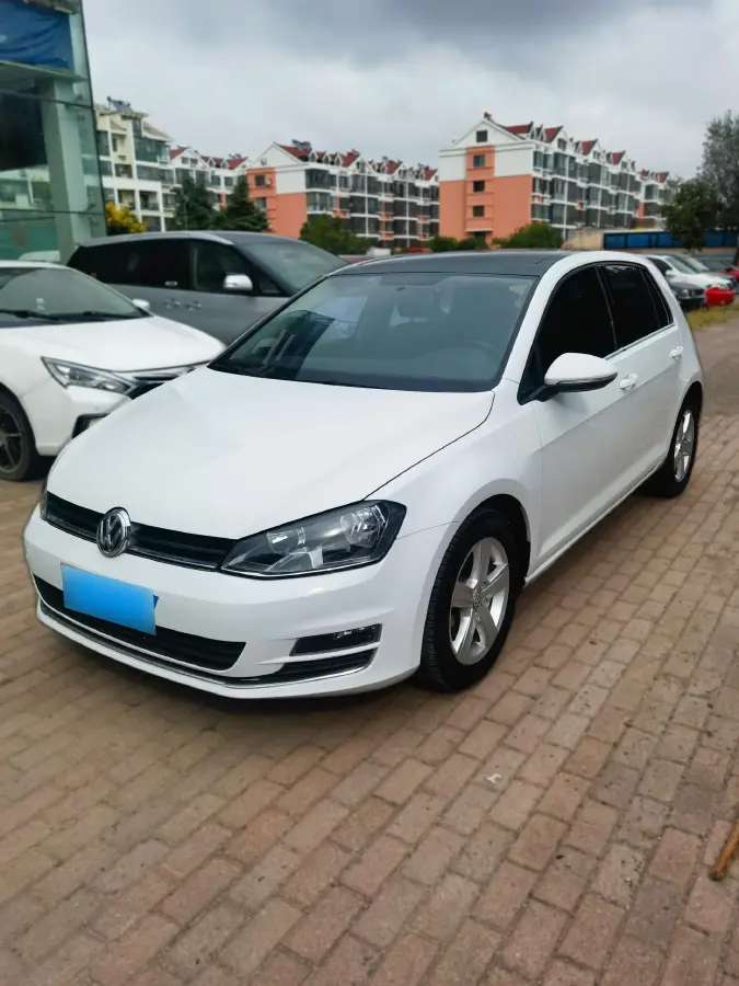 2014 Volkswagen Golf 1.4T 131HP L4 7DCT