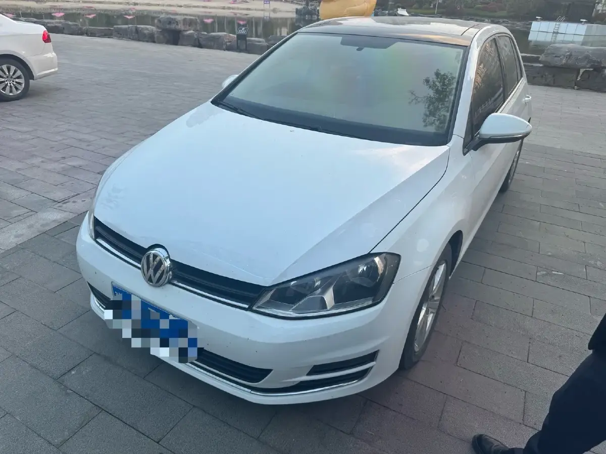 2014 Volkswagen Golf 1.4T 131HP L4 7DCT