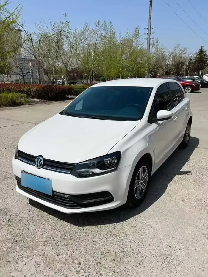2016 Volkswagen Polo 1.4L 90HP L4 6AT